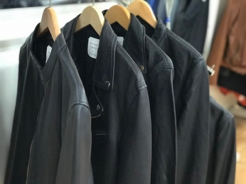 服　販売　中古の服　買取　中古