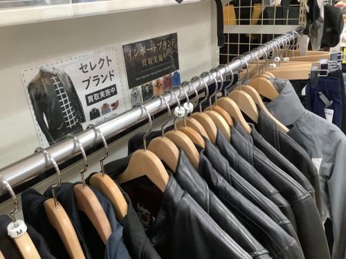 服　販売　中古の服　買取　中古