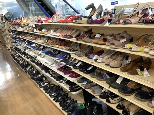 服　買取　中古のスニーカー　買取　神戸　神戸