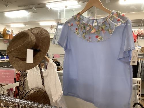 服　買取　中古のスニーカー　買取　神戸　神戸