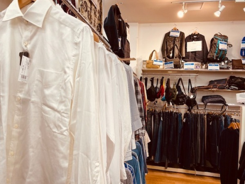 服　販売　中古の服　買取　中古