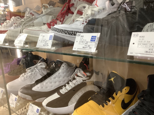 スニーカー中古のメンズ古着
