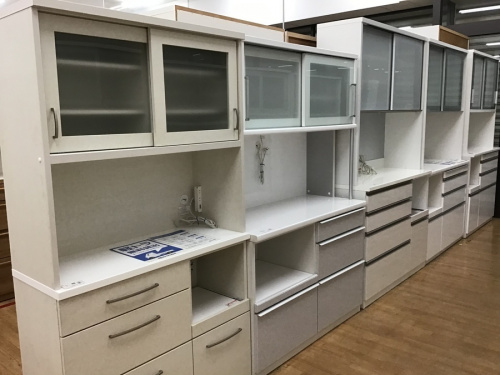 中古家具のレンジボード