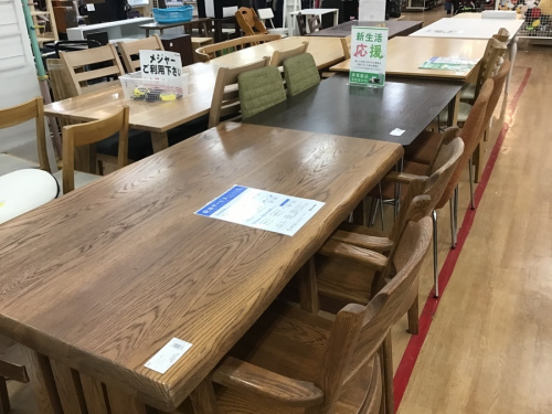 中古家具のダイニングセット