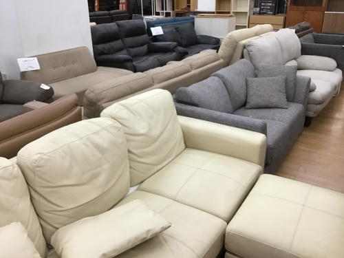中古家具のソファ