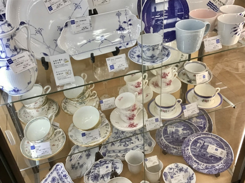 中古家具の中古食器