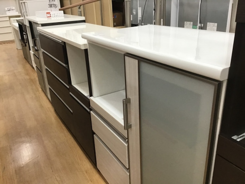 中古家具のキッチンカウンター