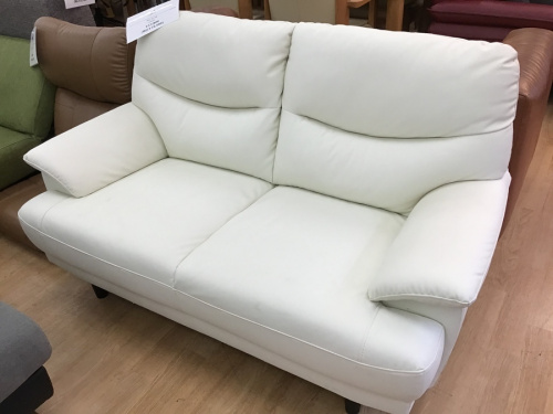 ソファーのチェスト