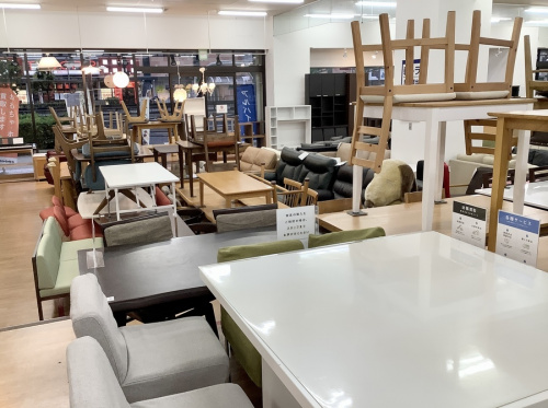 中古家具のダイニングセット