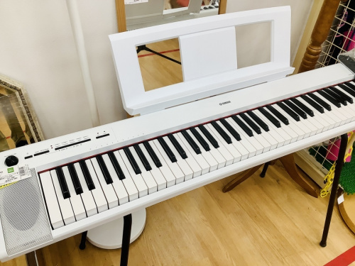 アンプのベース