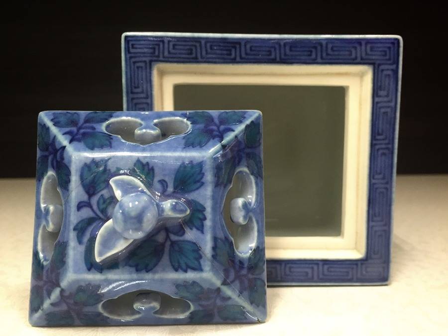 人間国宝十三代今泉今右衛門 香炉入荷！【練馬店】｜2017年04月13日