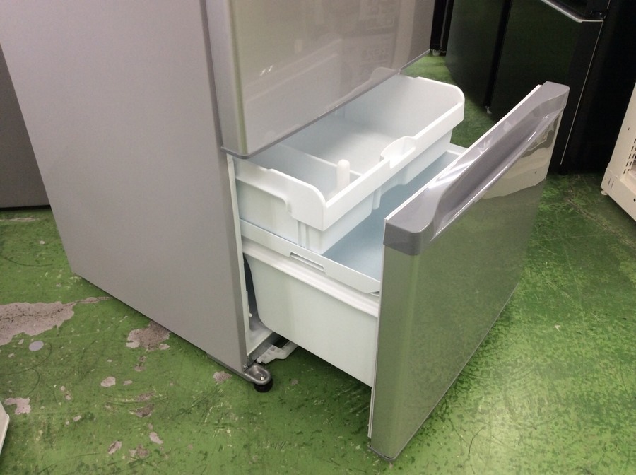 【店頭お渡し】 TOSHIBA　3ドア冷蔵庫　GR-R33S　330L　2020年製　中古品 GR-R33S-S 冷蔵庫 VEGETA（ベジータ）Sシリーズ シルバー [330L /3ドア