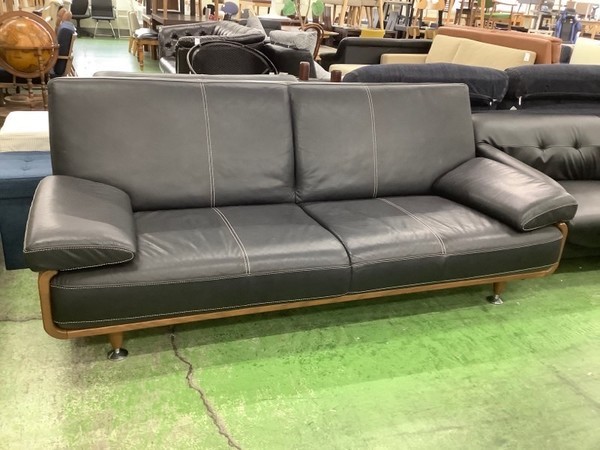 【トレファク摂津店 店頭限定】佐藤産業の三人掛けソファー入荷致しました！ アサヒの3人掛けソファを買取入荷しました！【練馬店】｜2021年01月12
