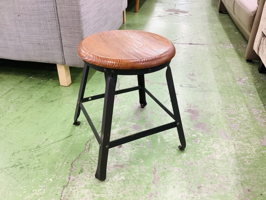 ACME Furniture（アクメファニチャー）のスツール【GRANDVIEW STOOL