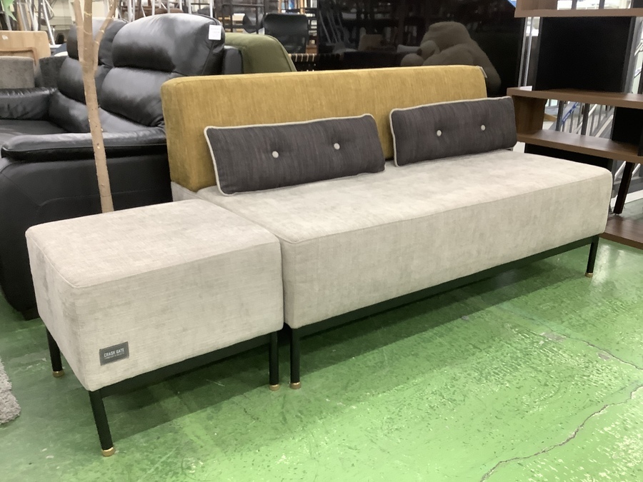 CRASH GATE(クラッシュゲート)のNOR(ノル)シリーズ オットマン