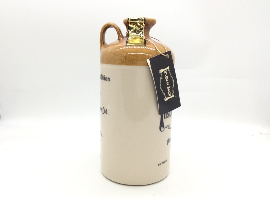 USQUAEBACH(ウシュクベ)の陶器ボトルウイスキーを買取致しました
