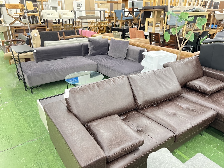 【トレファク摂津店】UNICO（ウニコ）3人掛けオットマン付きソファー入荷致しました！ UNICO(ウニコ）の3人掛けソファを買取入荷いたしました！｜2022年04月