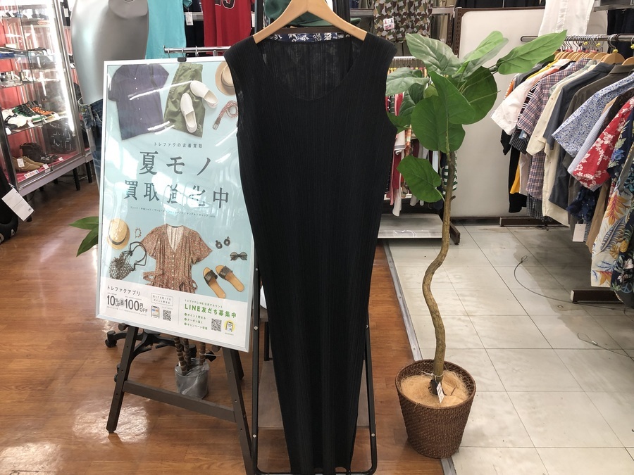 ISSEY MIYAKE プリーツプリーズ フード付 ワンピース 4 トップス PLEATS PLEASE ISSEY MIYAKE - 【美品】 PLEATS PLEASE ISSEY