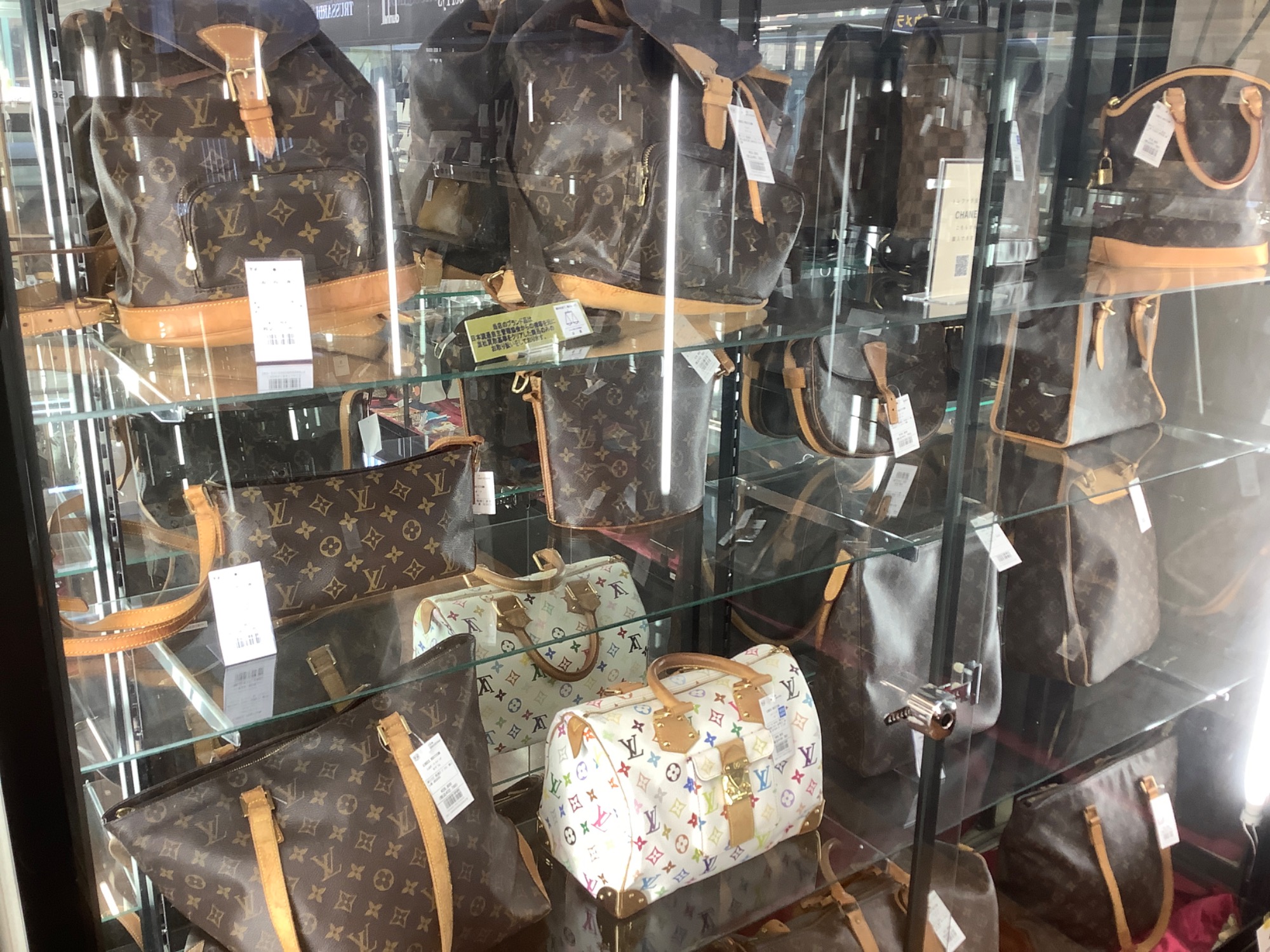 廃盤モデル！】LOUIS VUITTON(ルイヴィトン) よりロックイット