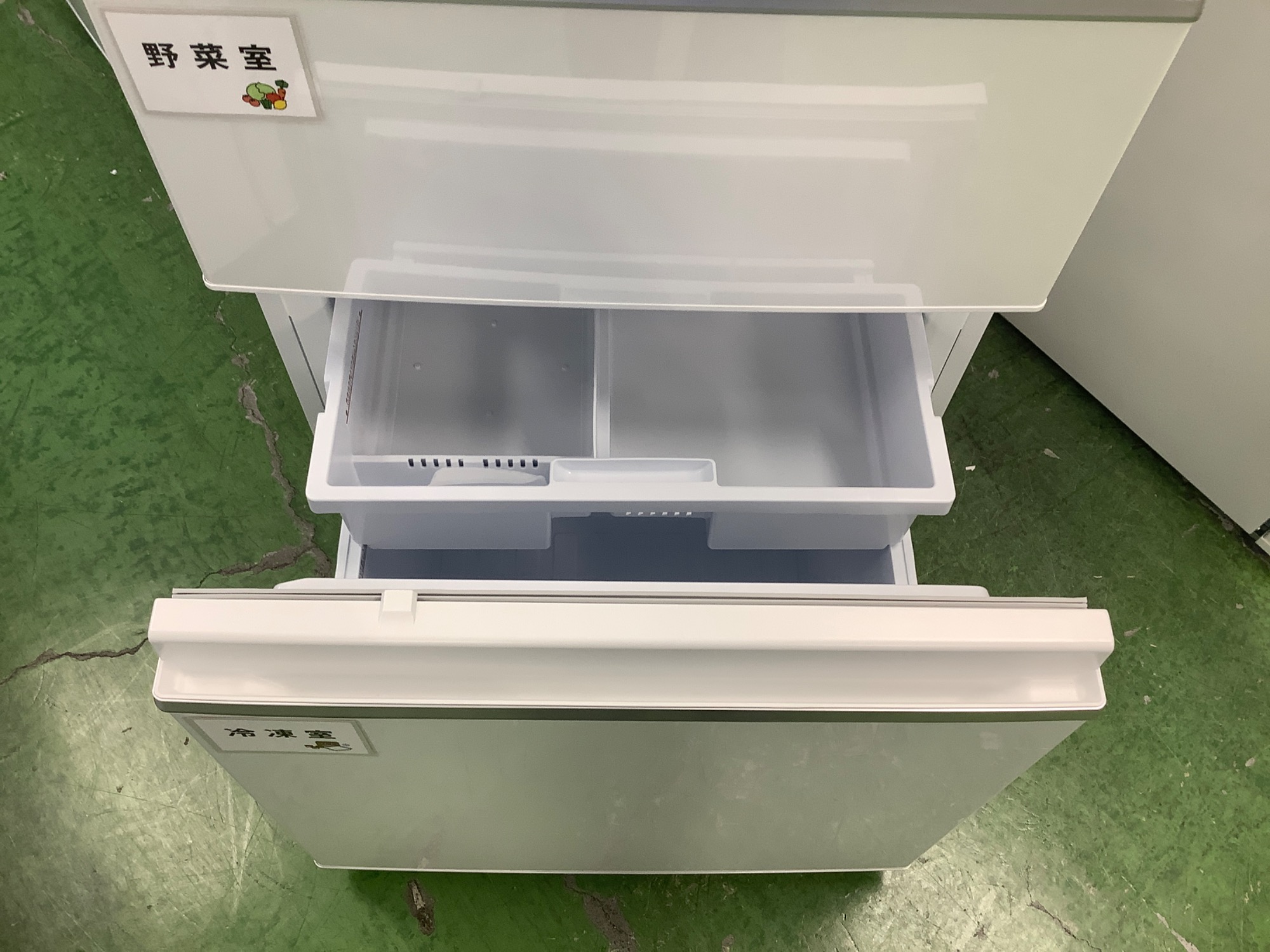 MITSUBISHI(三菱)より3ドア冷蔵庫 MR-CX33G-W 2021年製 が入荷いたし
