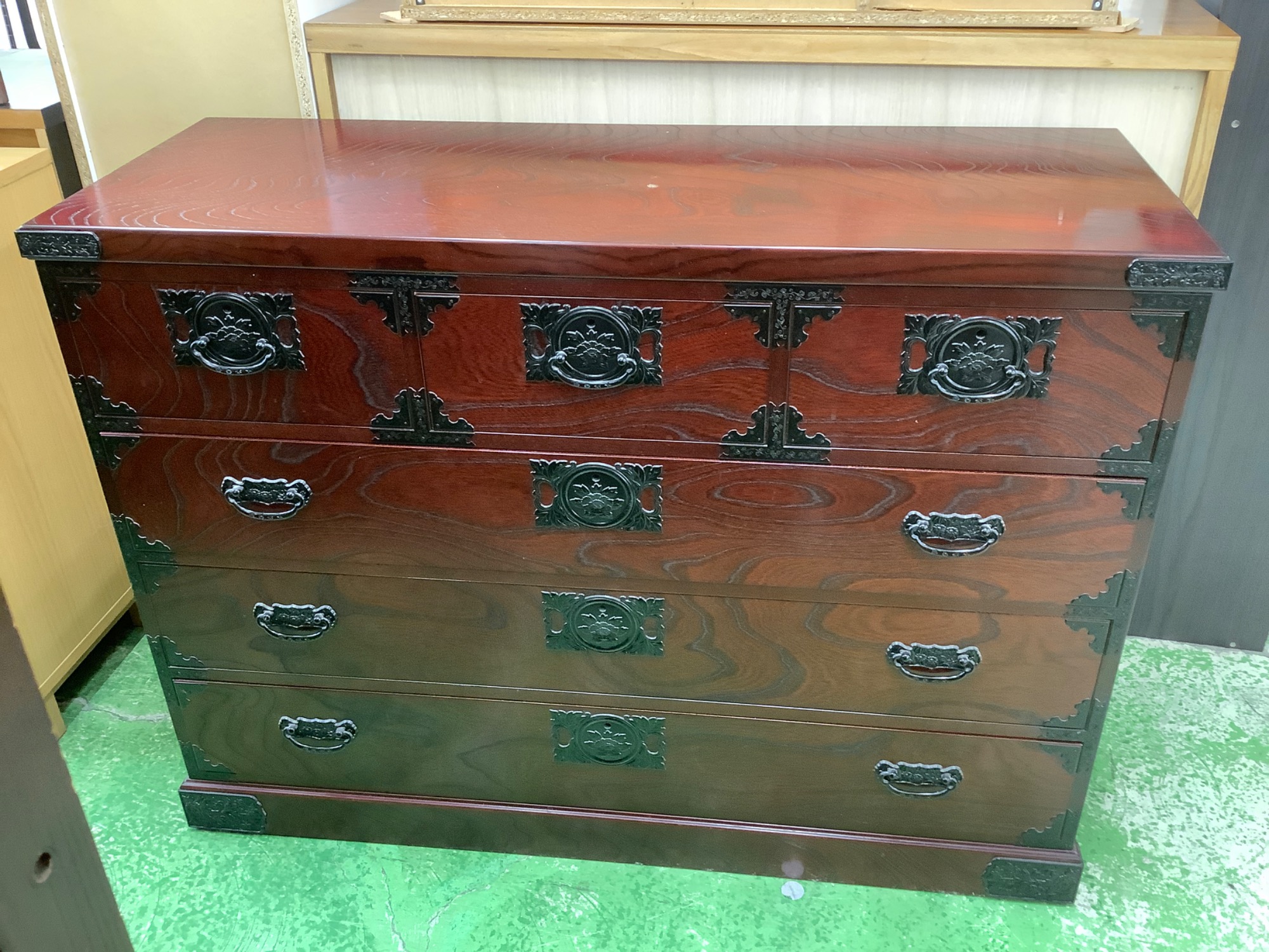 買取入荷しました！】飛鳥民芸の欅箪笥のご紹介☆｜2024年09月05日