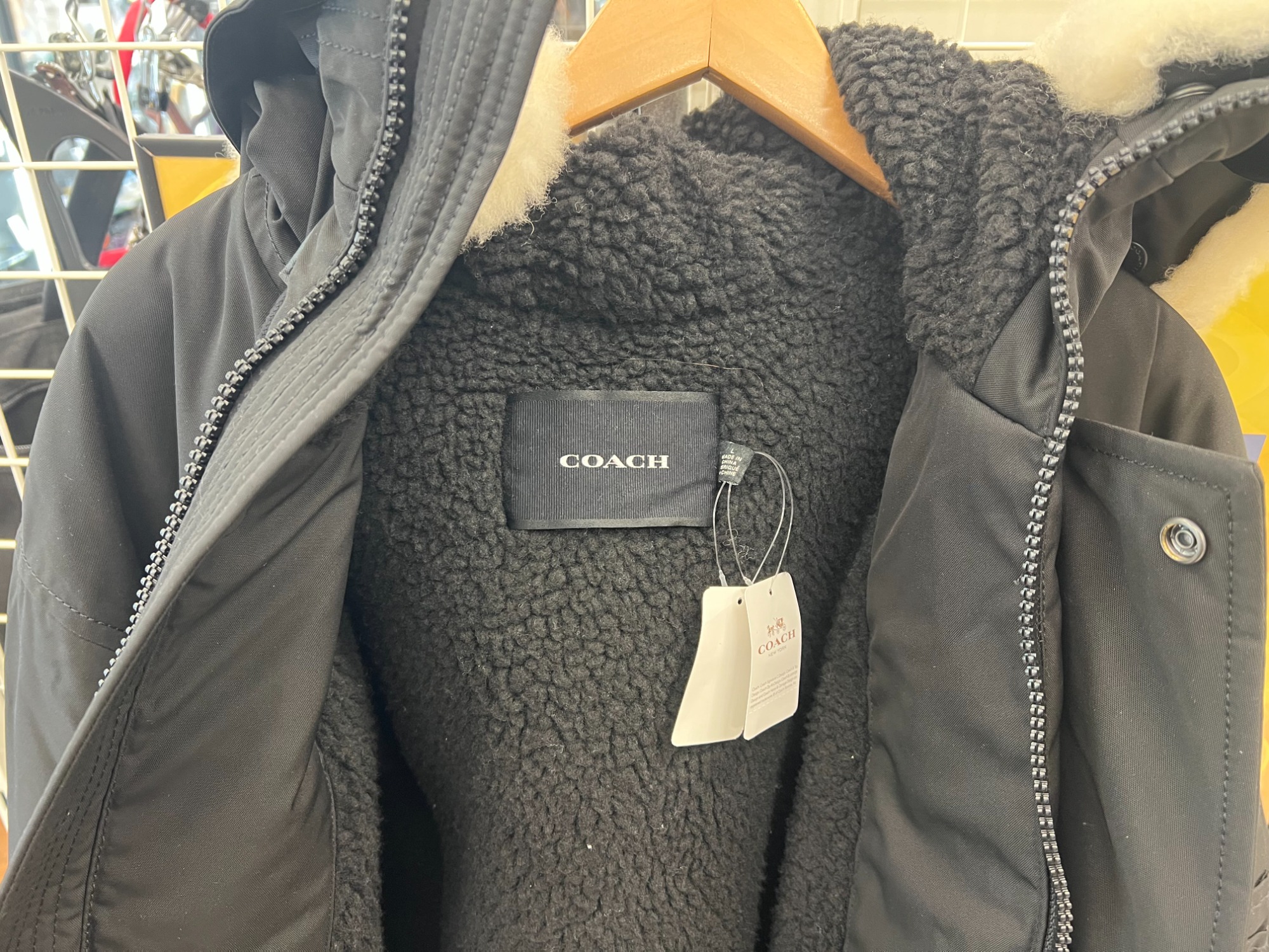 COACH】裏ボアショートパーカ CE337が買取入荷しました！！｜2025年03