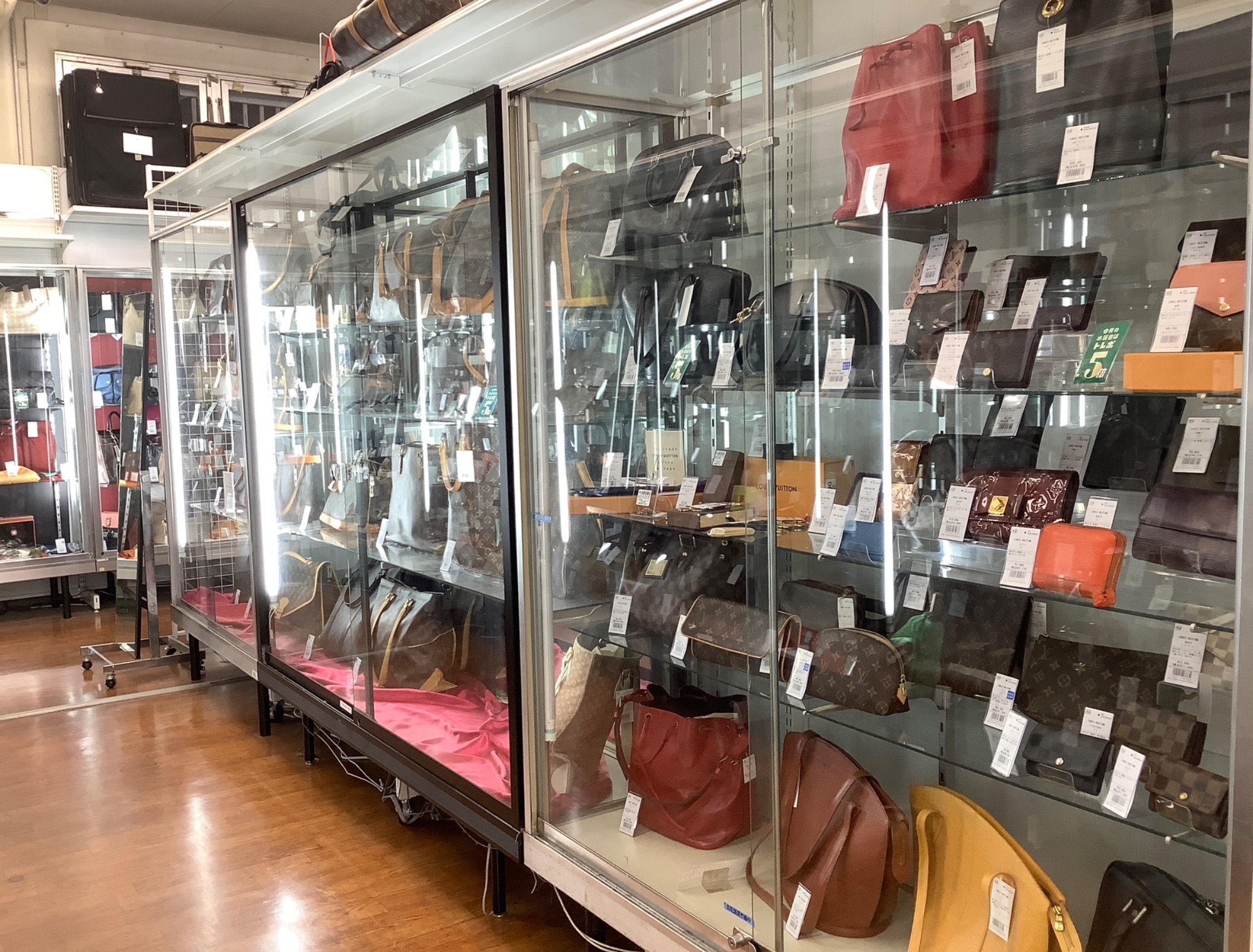 PRADA (プラダ)】2つ折り財布買取入荷しました！！｜2025年07月