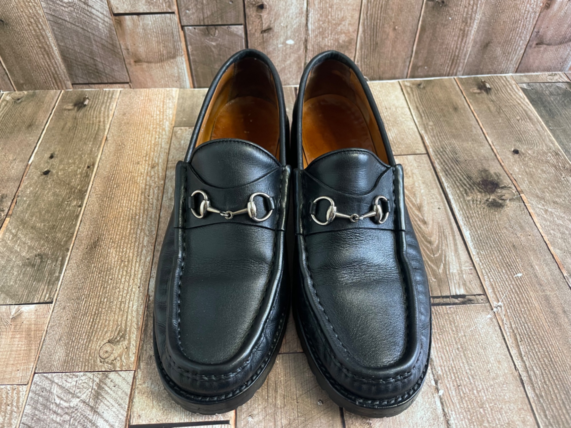 早い者勝ち　美品　最新モデル　GUCCI ビットローファー裏張り済み GUCCIビットローファー ブラック 裏張り済み - メルカリ