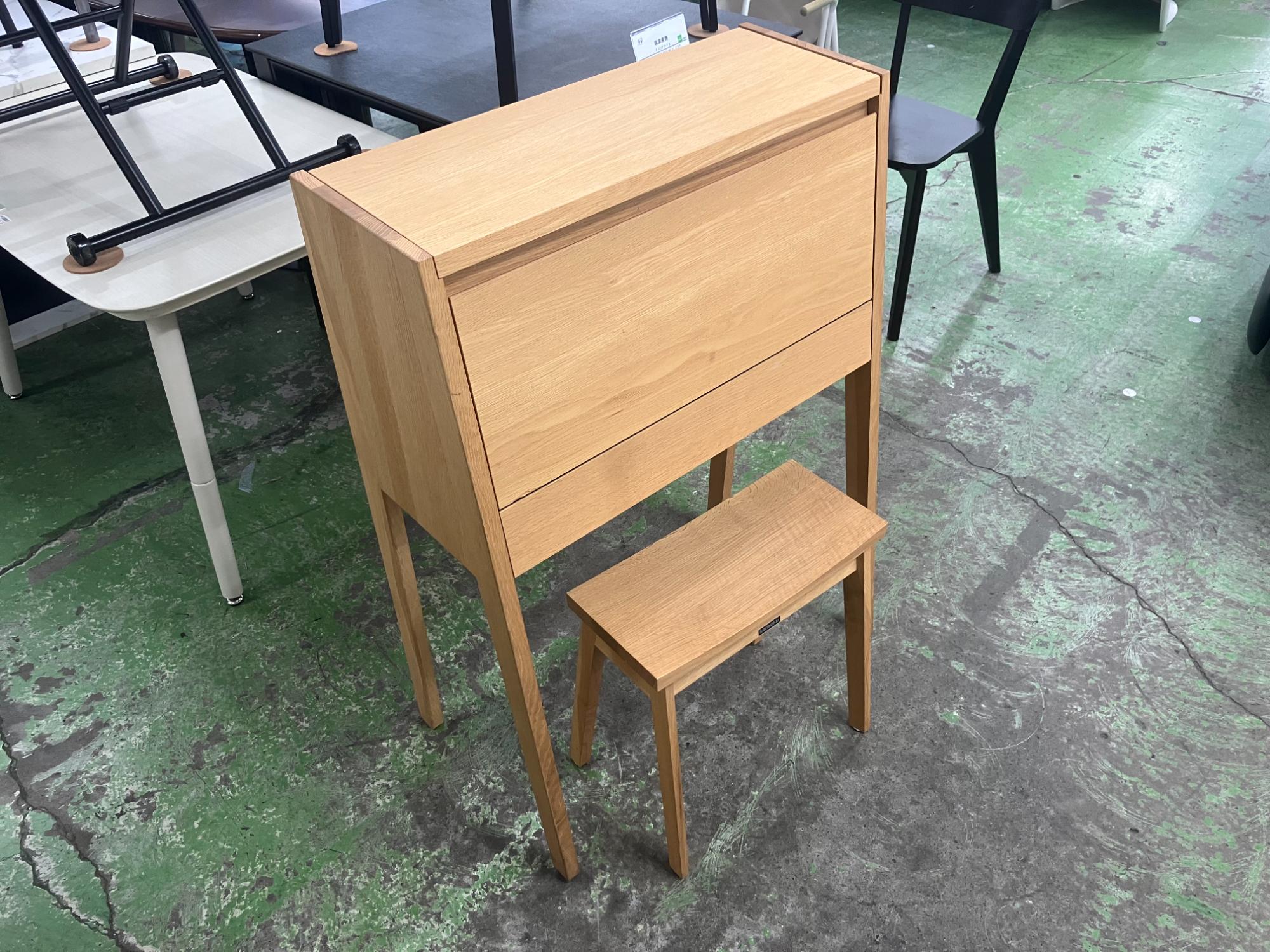 karimokuドレッサー QT2811 スツール(XTO346)付き買取入荷しました