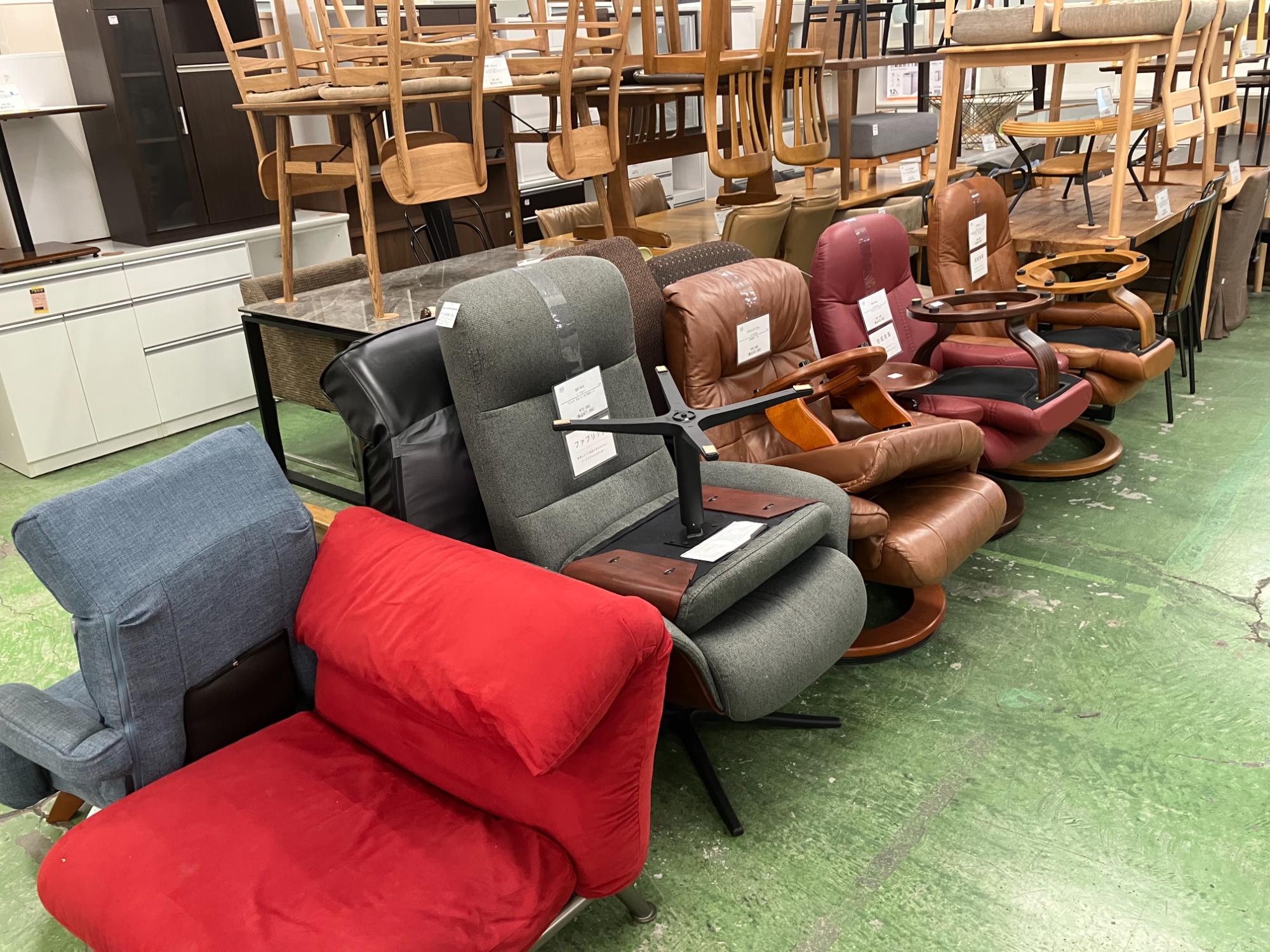 カリモク60+ ダイニングチェア【トレファク 川越店】 カリモク60 アームレスダイニングチェアが入荷しました!【春日部店
