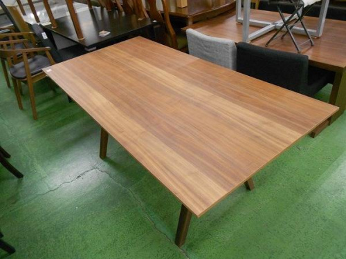 家具・インテリアのテーブル