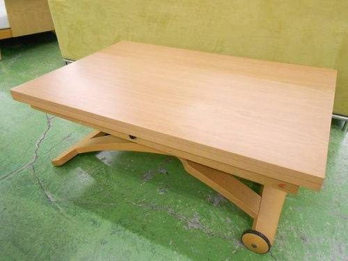 テーブルのcalligaris