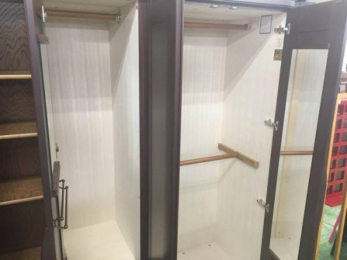 ワードローブの府中家具