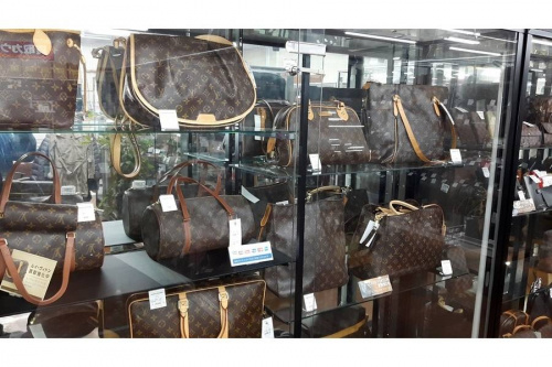 ブランド・ラグジュアリーのレディースファッション