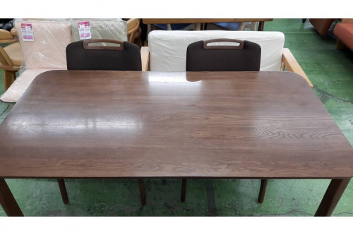 ダイニングセットのニトリ