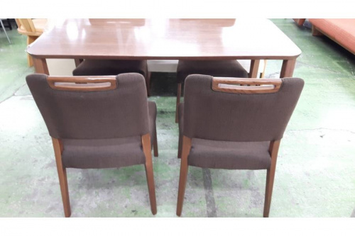 ニトリのブラウン