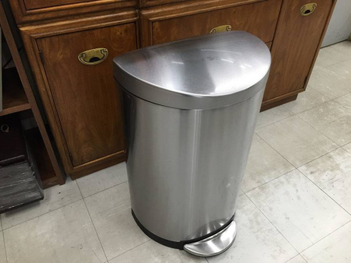 ﾀﾞｽﾄﾎﾞｯｸｽのSIMPLEHUMAN