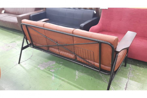 3人掛けソファーのブラウン