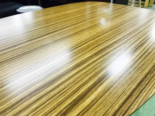 家具・インテリアのダイニングテーブル