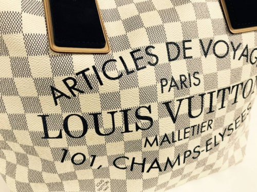 ブランド・ラグジュアリーのレディースファッション