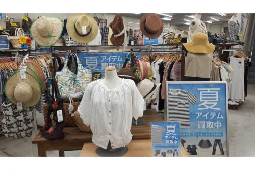 レディースファッションのストローハット