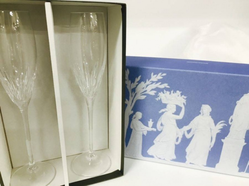 シャンパングラスのグラス