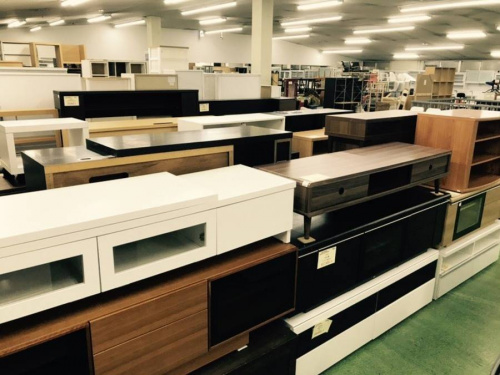 ブラウンのテレビ台