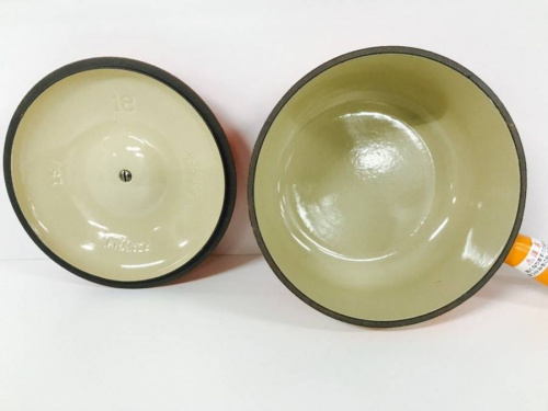 LE CREUSETの18cm