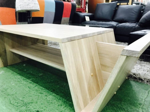 コーヒーテーブルのテーブル