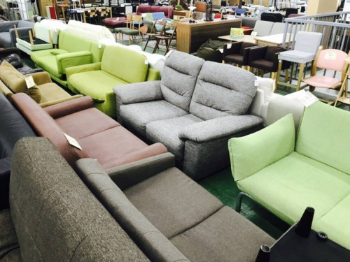 カウンチソファのレザー