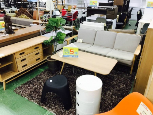 ソファのテーブル