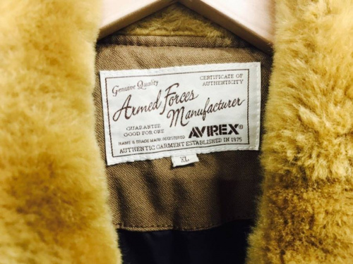 AVIREXのフライトジャケット