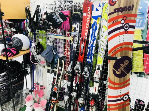 ウィンタースポーツのスキー