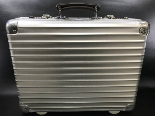 RIMOWAのアタッシュケース